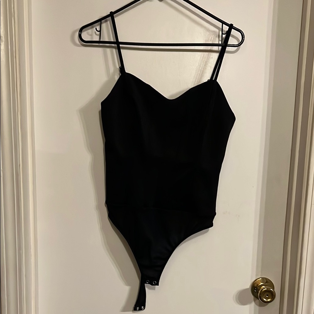 NWT Black  Bandeau Intimate with Stretchy Fit🌺Fri sale